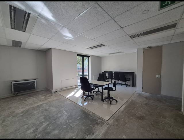 555M² OFFICE TO LET IN SANDTON CENTRAL